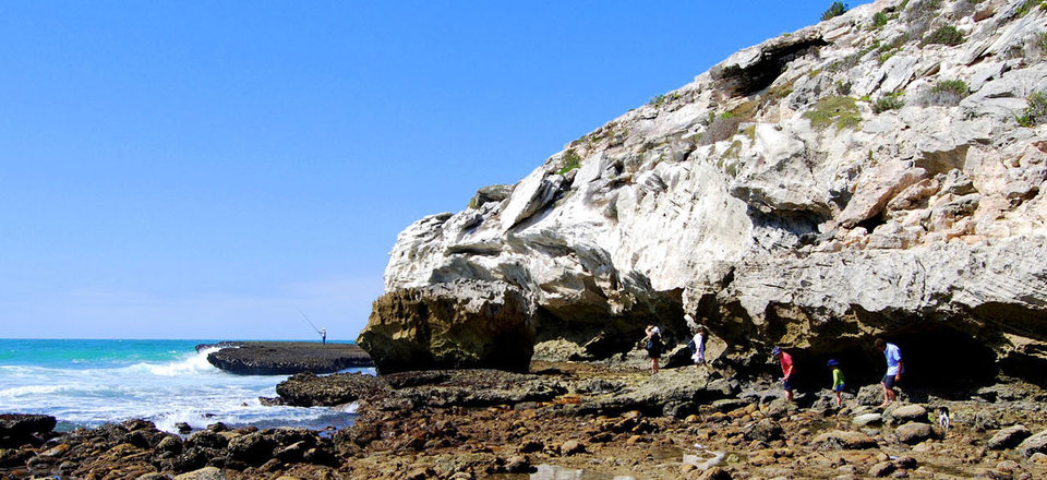 Home to the Waenhuiskrans Cave