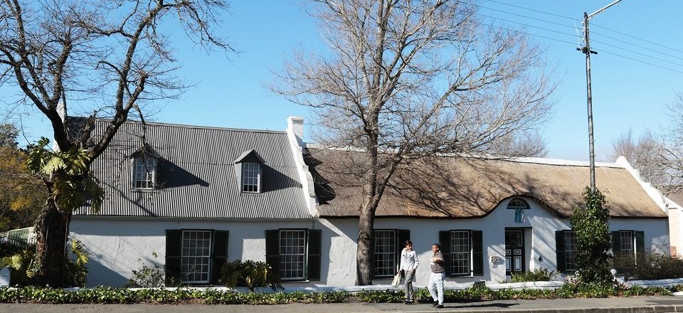 Treat Yourself to a Luxurious Stay