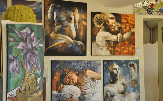 Various artists featured in Riek's Art Gallery, Napier Various artists featured in Riek's Art Gallery, Napier