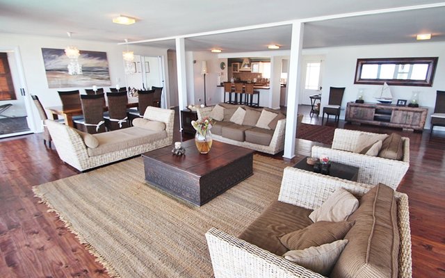 Open plan living and dining room