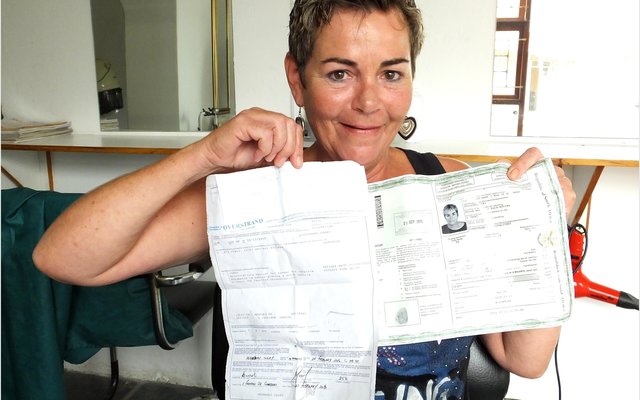 Gansbaai_Verkeer_Arresteer_Haarkapster_Onregmatig_1