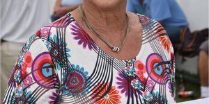  Toeks Moore van Gansbaai is vereer met ΄n ererol vir haar uitmuntende spel en besondere toewyding en diens aan Jukskei.