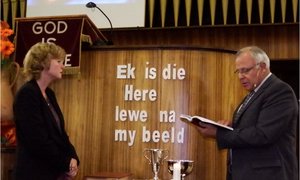 Bevestiging van Dr Lisel Joubert