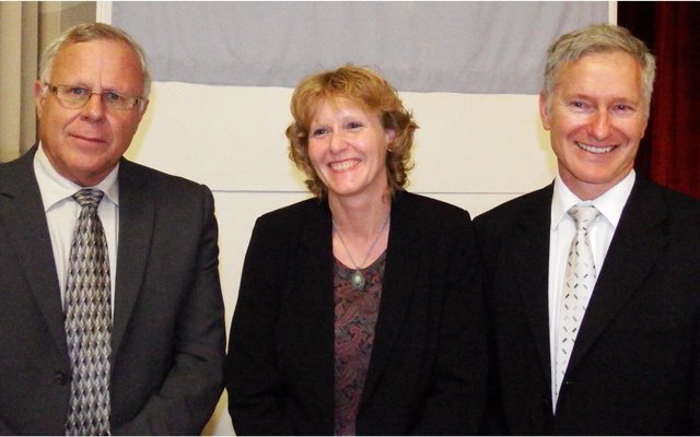 Gansbaai NG-gemeente se nuwe span leraars, met vlnr ds Dirk van Dyk, dr Lisel Joubert en ds Willie Kotze