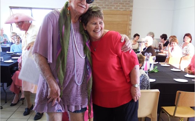 Ds Stoney Coetzee saam met die organiseerder, Aletta Löchner 