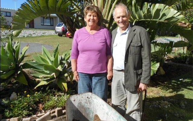 Bietoubossers se voorskote aan HaS, met vlnr Leonie Botha, Marie de Jager, John van Rooyen en Lettie Wiese