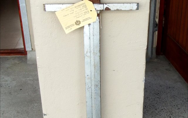 ‘n Swaard (vermoedelik tuisgemaak) wat as gesteelde item by Gansbaai SAPD uitgeken kan word.