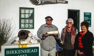 Struisbaai Kekkelbekke bring groot geskenk