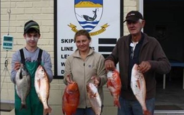 Die boot “Rusty” se bemanning:  Werner van Zyl, wat gekies is vir die WP  Junior span,  Amanda van Staden  en Chris Fourie met sy 1.74 Silwervis.