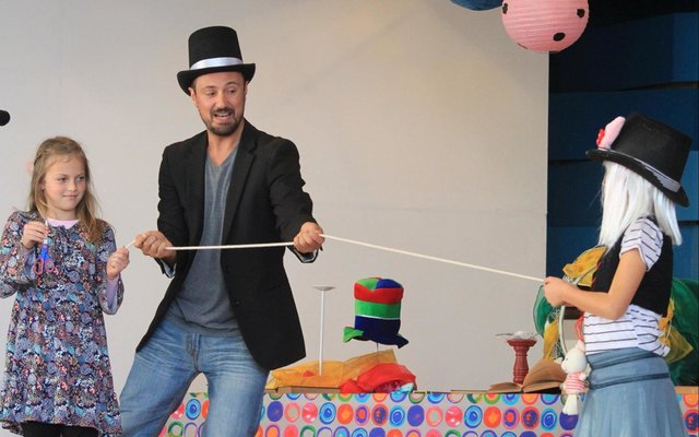 Geon Nel besig met ‘n kulkunsie