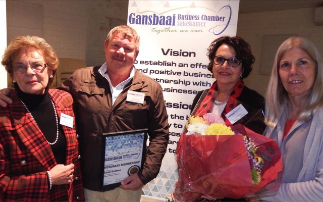 Rdm Nicolette Botha-Guthrie, Fanie en Julie Bothma en Julia Barlow