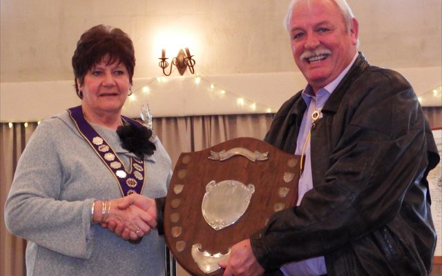 Ina Ogilvie en Lion van die Jaar,  Boats van Staden 