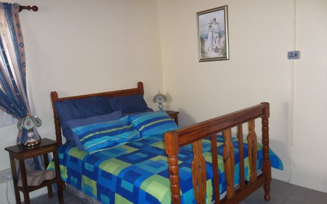 Open plan lounge and bedroom