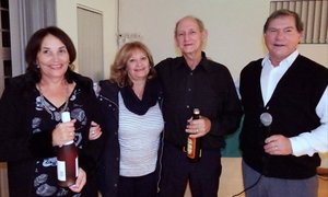 Hengelaars kampeer om die braaivuur