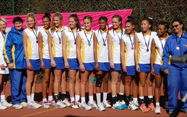 Die Wes-Kaap 1 netbalspan waarvan Jayden Dickson, ‘n Gansbaai-boorling en aanvallende vleuel van Hermanus Hoërskool, deel was, het derde geëindig in die Rhino Netbal-toernooi.  Die toernooi het in Gauteng plaasgevind.  Die Wes-Kaap 2-span het met goue medaljes weggestap en Gauteng eindig in die tweede posisie.  Jayden is dankbaar vir almal wat bygedrae het om haar toernooikoste te dra.