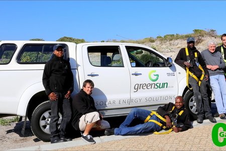 Die Green Sun-span van links Odwa, Jandré Swanepoel, Appreciate, Simba, Dr Christo Barnard van Romansbaai en Xavier Louw.