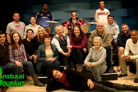 Die groep wat twee keer per week by die Pretoriussaal oefen is heel voor:  Toni Boshoff, eerste ry van links:  Deon Kilian, Roxanne Moore, Heidi Visser, Adri Nigrini, Juanita van Zyl, Maud Mostert, Yolanda Brand, Rosa Rabé, Koos Holtzhausen, Gericke van Eck en Verschelle Adams.  Agter: André en Juanita Hage, Na-Zain Anta, Karin van der Westhuizen, Rianco Holtzhausen en Corrie Avenant.  Afwesig: Patricia Zhalia, JP Rossouw en Jonathan Doyle.