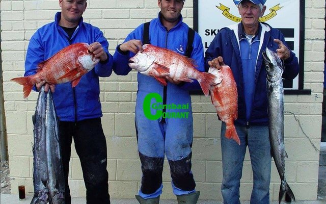  Tweede span: Te danke aan die kennis van Chris Fourie (heel regs) het die WP Blou-span met Morné Marais (kaptein) en Ian Viljoen tweede geëindig.