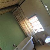 Family Cottage Bathroom