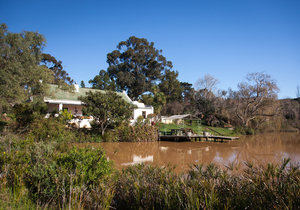 Enjoy a beautiful escape in Botrivier