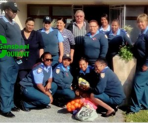  Dames in uniform reik uit