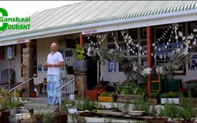 Ivan Trollip se kennis oor plante is net so indrukwekkend soos sy olieverfskilderye.