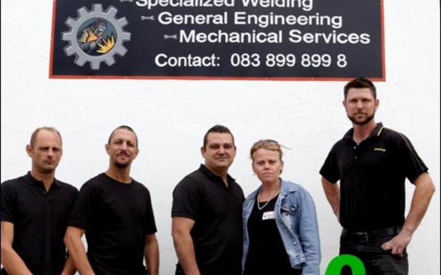 Die Walkerbay-span van links:  Chris Dekker, Johan Joubert, Tony en Sonja Walker en André Nel.