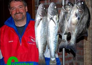 Pearly Hengelklub klop Alpha en Weermag