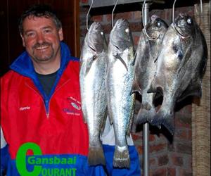 Pearly Hengelklub klop Alpha en Weermag