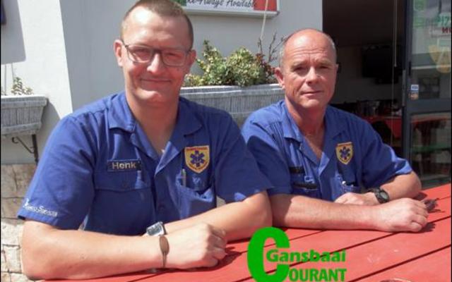 Die twee nuwe aanstellings by Overstrand Medical Response, Henk Weyers (links) en Michael Silvie.
