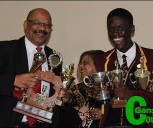 Analo is Academia se Dux-leerling