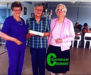 Seevroue neem afskeid met ‘n traan