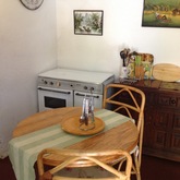 Green Cottage dining/kitchenette