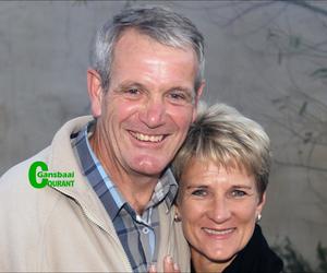 Prys die Here! Hy verhoor nog ons gebede!