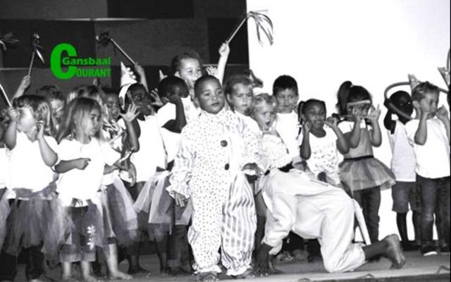 Al die kleuters in die skool het aan die Sirkus-item van De Kleine Gansies se konsert deelgeneem.