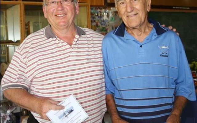Louis van der Vyver en Pierre Lombard glimlag breed oor hul derde posisie na ‘n dag van gesellige gholf.