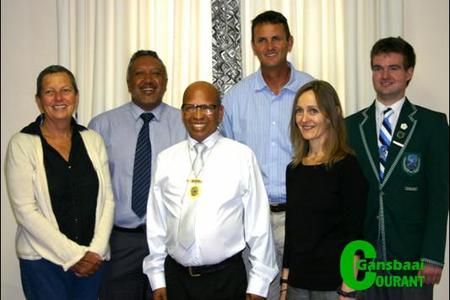 Trotse  teenwoordiges  tydens  die  bekendmaking  van  Hoërskool Hermanus se matriekuitslae. Vlnr Wendy Colyn (Hoof: Kring 3), Bertam Loriston  (Direkteur van die Overberg Onderwysdistrik), Raadsheer Rudolph  Smith (Uitvoerende Burgemeester: Overstrand), Greg Hassenkamp (Hoof: Hoërskool Hermanus, Elsa Strydom (Conrad Strydom se ma) en Conrad Strydom (2016 se Top Matrikulant in die land).