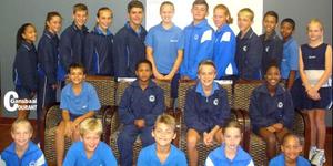 Nog ‘n groep atlete wat aan die Overberg (Suid-Boland) Atletiek-byeenkoms Saterdag, 18 Februarie 2017 in Grabouw deelgeneem het: Baan Items – voor van links:	Johandré Wessels, Gideon Scheepers, Ralph Smit, Landré Lourens en Joy Hans. Middel van links: André Geerdts, Hayward Valentine, Gavin Middleton en Jaydene Pieterse. Agter van links: Gené Cornelius, Megan Kruger, Nieldré Groenewald, Monique Hugo, Charl Eksteen, Kyra van Niekerk, Veno van Vuuren, Nadia Pieterse, AJ Bosch, Tristan Tayob, Leighton October en Blanché Steynberg.