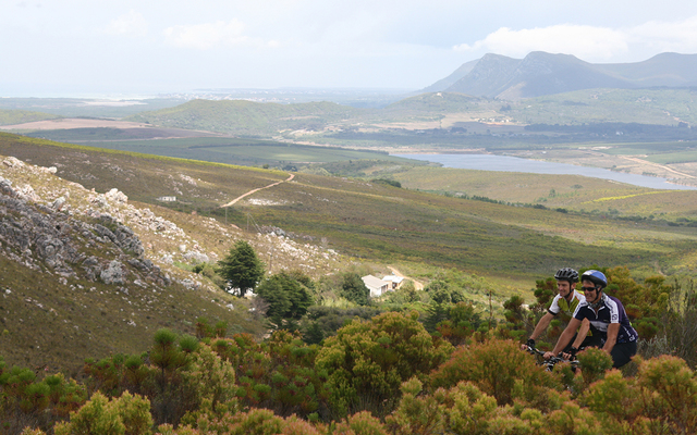 The Klipspringer MTB Trails runs through Lomond