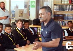 Peter de Villiers met erewag verwelkom