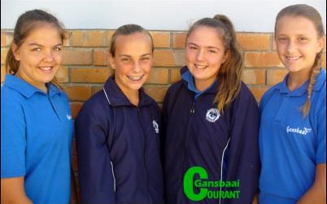 Die o/12 netbalspelers van Laerskool Gansbaai wat vir die Walkerbaai spanne gekies is:  Janka du Toit (D), Megan Kruger (HD), Nadia Jantjies (AV), Karli-Mari Geldenhuys (AV), Gené Cornelius (S), Madelle Swart (VV) en Melanie Burger (V). 