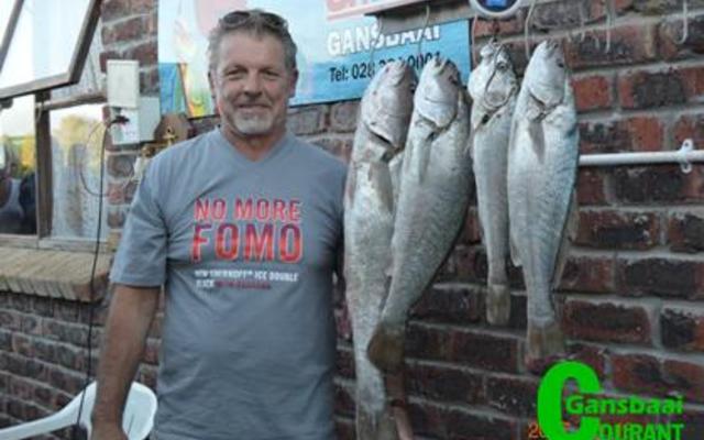 Cobus Uys is gelukkig met derde plek tydens die kompetisie. 