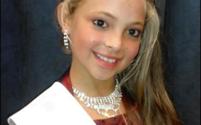 Die beeldskone Farren Appel, ‘n graad 5 leerder, is as Gansbaai Primêr se Mej Gansbaai Senior aange-wys as deel van hul 70 jaar feesviering.