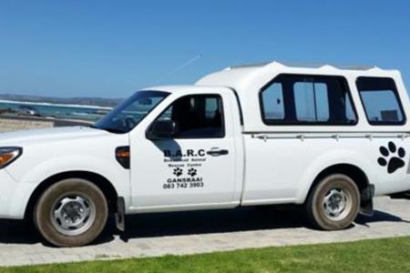 BARC se ‘nuwe’ tweedehandse bakkie wat broodnodig was en wat net met die hulp van die gemeenskap en Bloemfontein Bakkie Sentrum in Bloemfontein aangekoop kon word. 