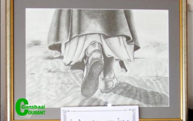 Belangstellendes wat die Lydenstyd- en Paaskunsuitalling in die Pretorius-sysaal van die NG-gemeente bygewoon het, was dit eens dat dit ‘n leersame en puik uitstalling was.