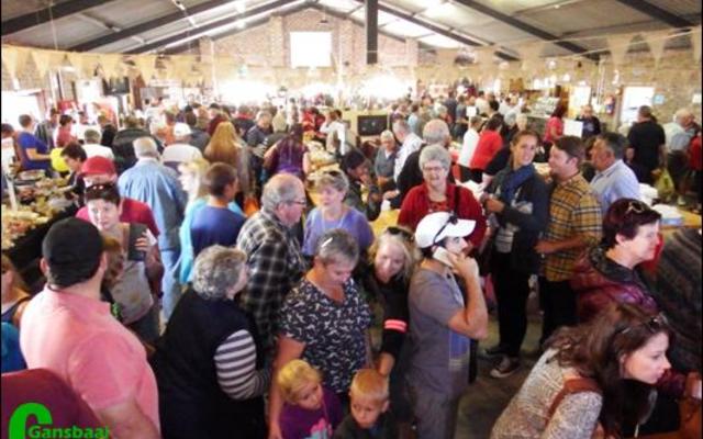 Met so ‘n hoeveelheid mense wat op ‘n basaar toesak, kon gemeentelede van die NGK Pearly Beach glad nie kla nie.