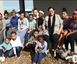 Huis E dogters word oorweldig met liefde