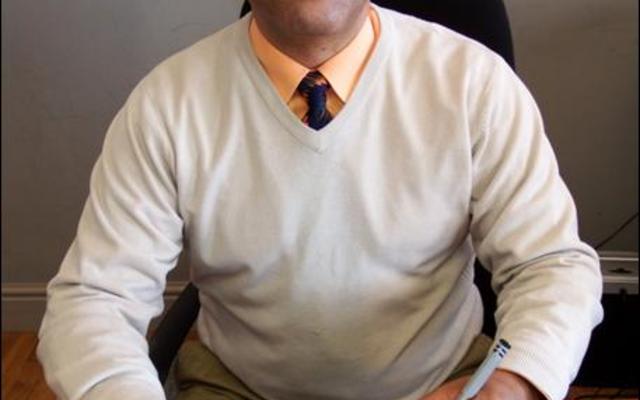 Neil Pedro, adjunkhoof van Gansbaai Primêr, sal tydens die huidige skoolhoof, Tommy Volkwyn, se afwesigheid die pos van waarnemende skoolhoof volstaan.