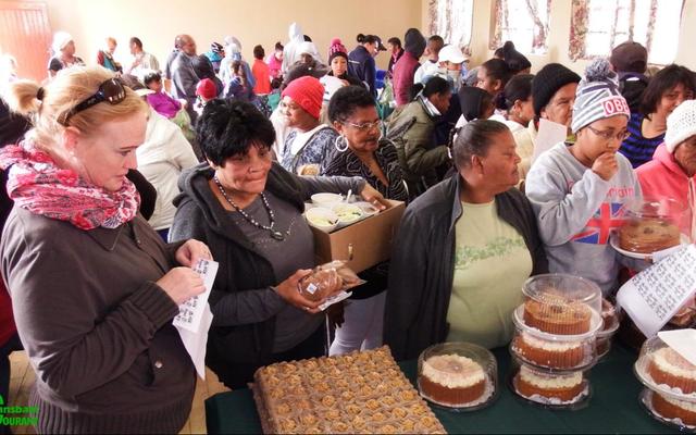 Binne slegs 1½ uur sou dit makliker gewees het om na ‘n naald in ‘n hooimied te soek as na groot koeke by die VGK-gemeente se basaar – daar was niks meer oor nie en Magrieta Adams kon net van dankbaarheid getuig.