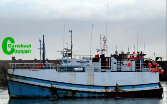 Die South West Condor van Bertie Ramsauer (Dyer Eiland Visserye) lê weer vasgemeer in die kalm waters van die nuwe hawe nadat dit so byna-byna seebodem toe gestuur is tydens Woensdag, 14 Junie 2017 se stormwinde.  